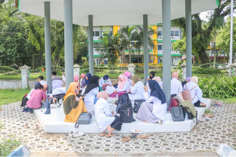 Read more about the article Kegiatan Praktikum Fakultas Farmasi di Agrotechnopark